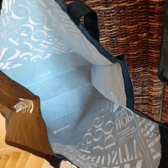 Lululemon Bundle Reusable Shopping Totes Gift Bags Black White Large Logo Gym - Picture 4 of 6
